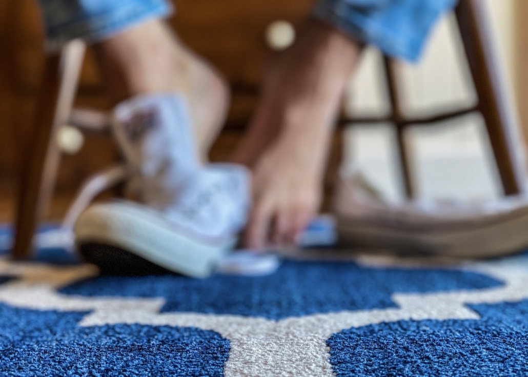 地毯清潔-腳踩地毯